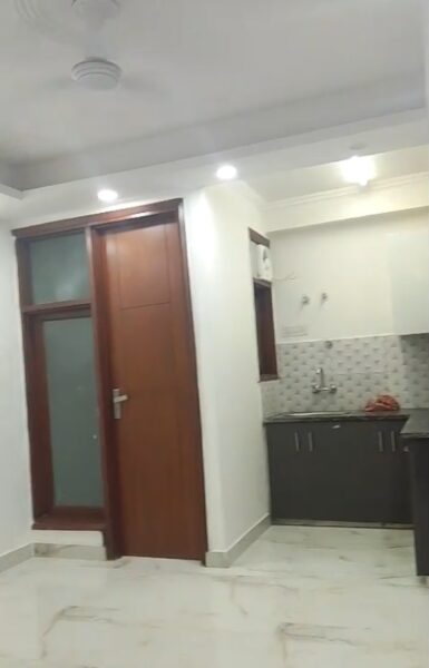 1 BHK + 1 Bath (400 sqft) Builder Floor for Rent in Block A, Paryavaran Complex
