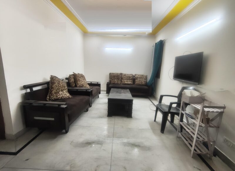 2 BHK + 2 Bath (1,200 sqft) Builder Floor for Rent in Royal Apartment, Block C, Paryavaran Complex