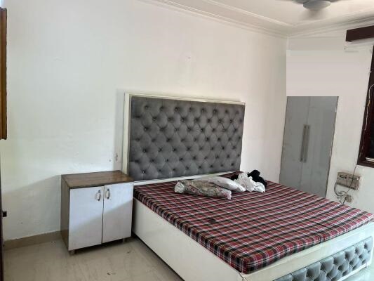 3 BHK + 2 Bath (1,400 sqft) Builder Floor for Rent in Block D, Paryavaran Complex