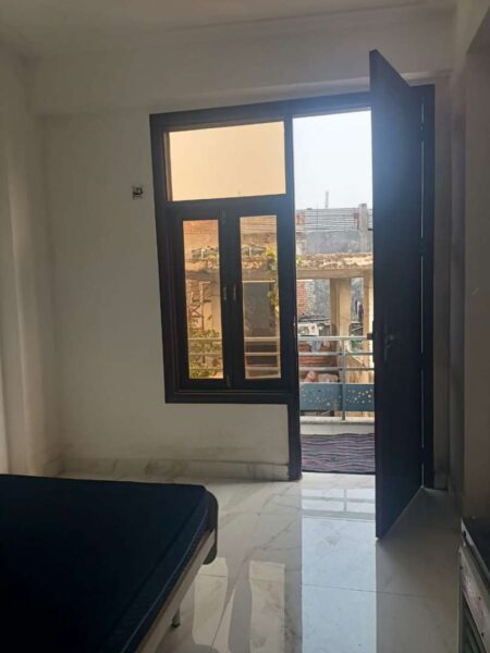 1 BHK + 1 Bath (450 sqft) Independent/Builder Floor for rent in Block C, Paryavaran Complex