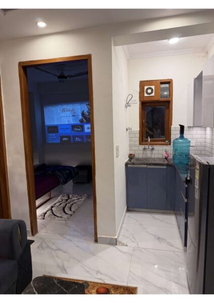 1 BHK + 1 Bath (425 sqft) Builder Floor for Rent in Block D, Paryavaran Complex