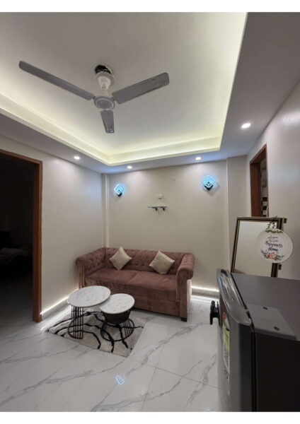 1 BHK + 1 Bath (415 sqft) Builder Floor for Rent in Block A, Paryavaran Complex