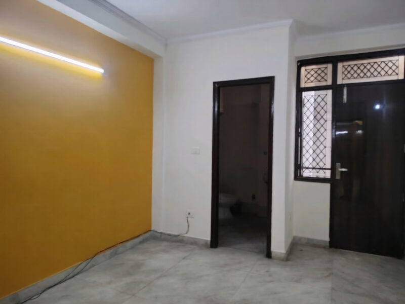 4 BHK + 4 Bath (2,100 sqft) Builder Floor for Rent in Paryavaran Complex