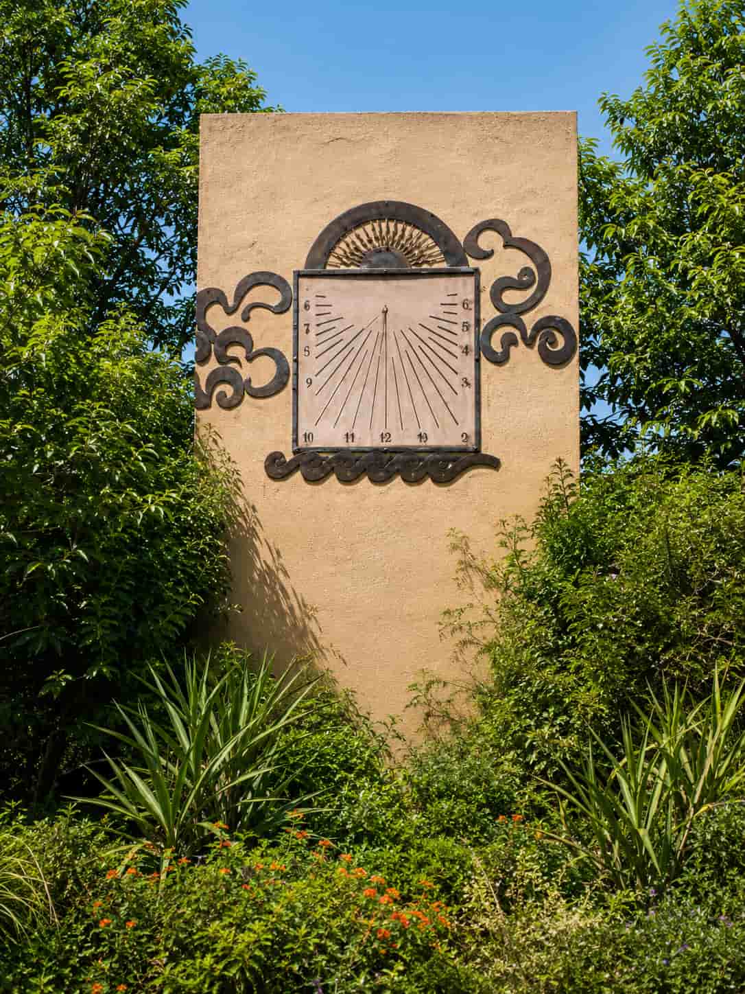 Sun clock inside the garden of Five Senses