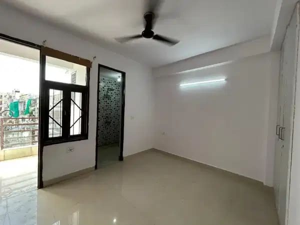 2 BHK + 2 Bath (950 sqft) Builder Floor for Rent in Block A, Paryavaran Complex