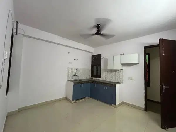 2 BHK + 2 Bath (950 sqft) Builder Floor for Rent in Block A, Paryavaran Complex