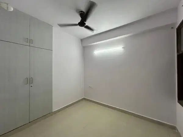 2 BHK + 2 Bath (950 sqft) Builder Floor for Rent in Block A, Paryavaran Complex