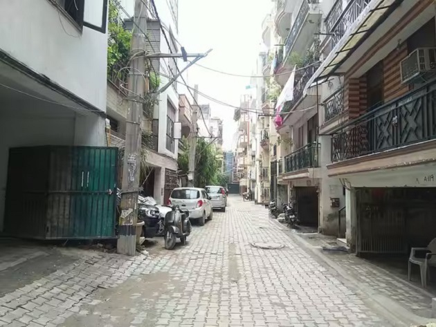 Paryavaran Complex A Block Street Image