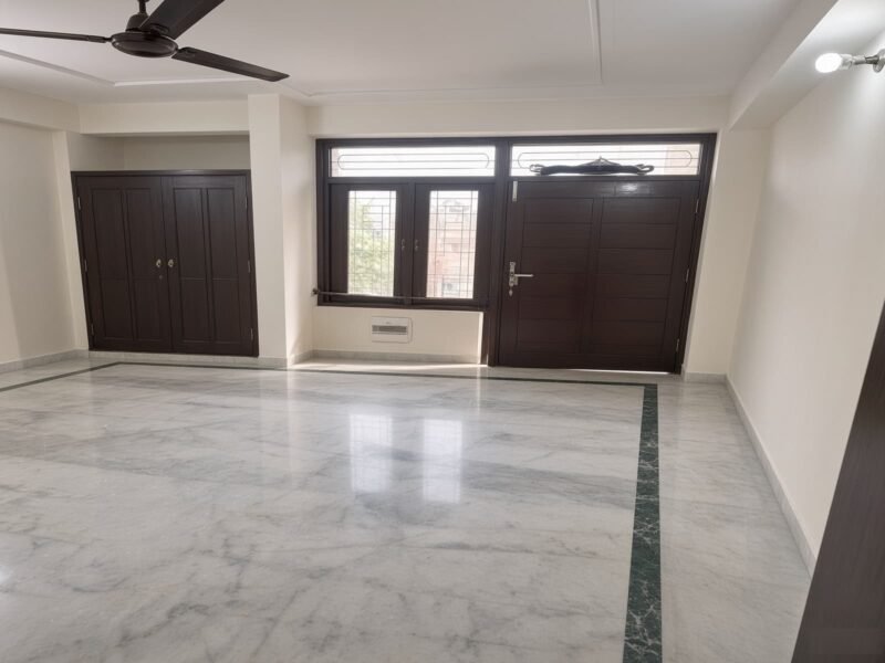 2 BHK + 2 Bath (950 sqft) Builder Floor for Rent in Block C, Paryavaran Complex